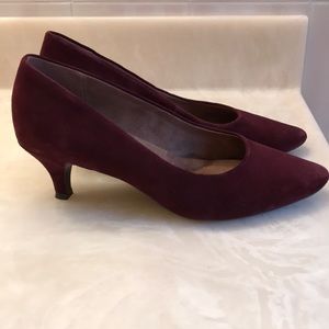 Only worn once!! Aerosoles pumps.